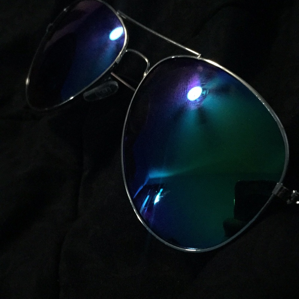 Blue/green glasses